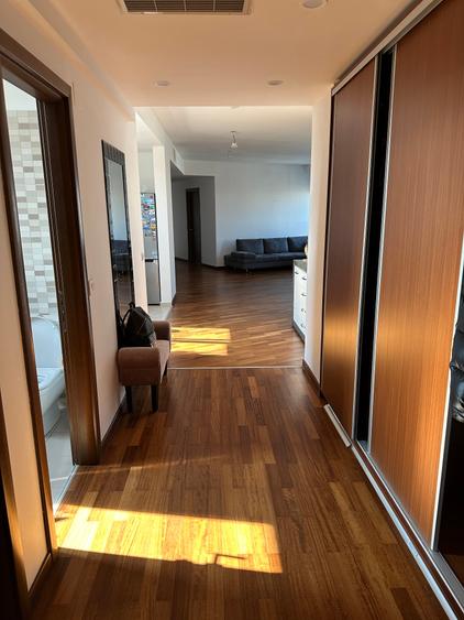 Apartament cu 4 camere, 3 grupuri sanitare, 2 terase, 1 boxa, 2 parcari - 5