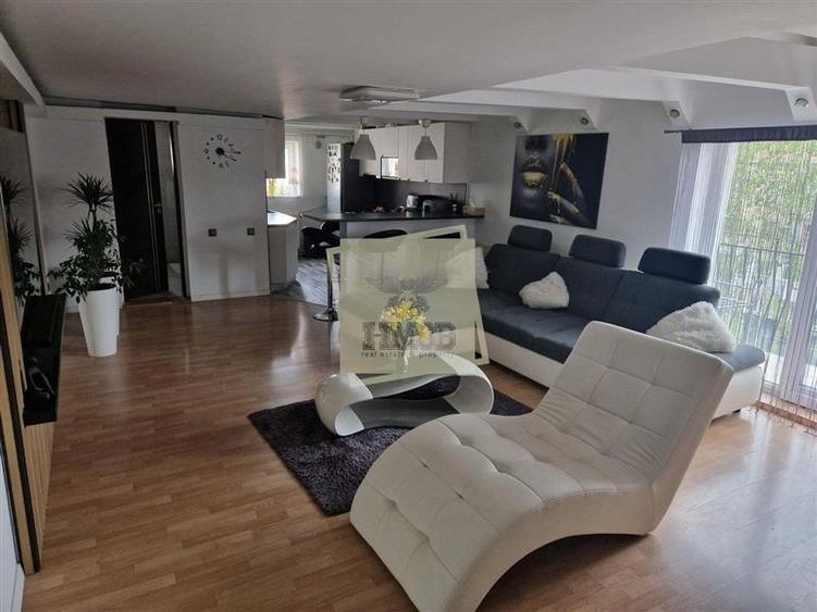 Apartament modern pe 2 niveluri 4 camere 2 bai si 82.4 mpu in Sibiu - 1