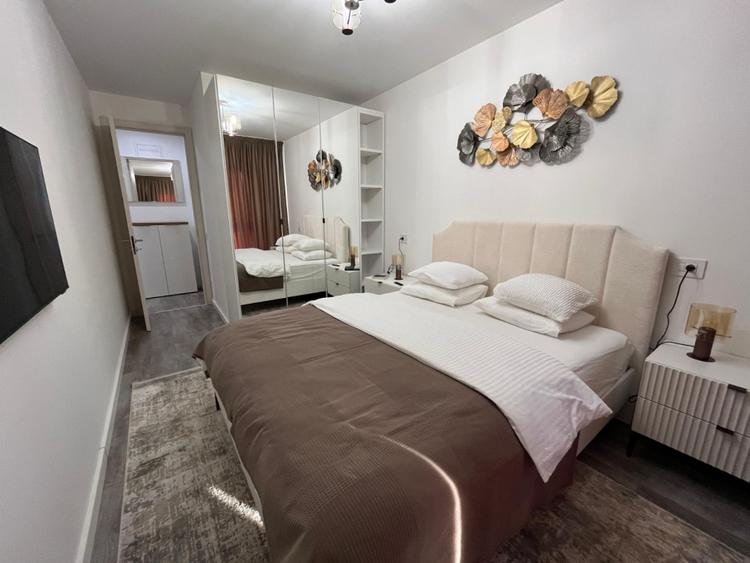 Apartament cu 2 camere semidecomandat, mobilat în Pajura