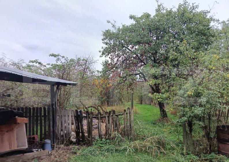 Casa renovabila, cu un teren 2000 m, intr-o zona linistita - 3