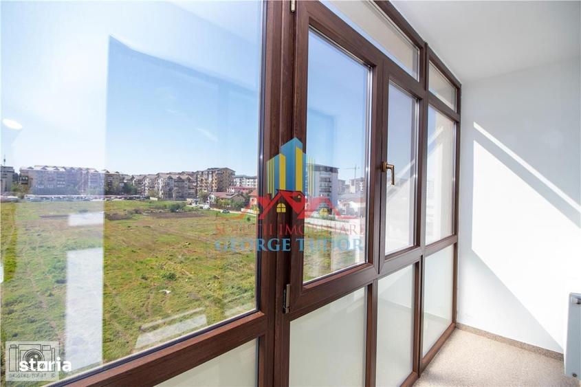 Apartament 2 camere total decomandat + parcare privata, Str. Acvilei 4 - 9
