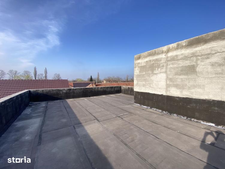 Casă cu 5 camere cu Teren 200 Mp în Sânmihaiu Român