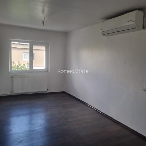 APARTAMENT CU 3 CAMERE DE VANZARE
