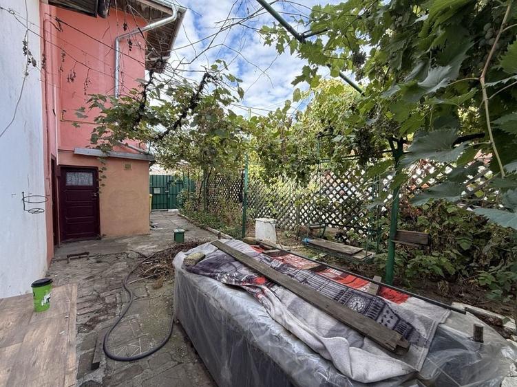 De vanzare apartament de 94MP cu curte de 90 MP - 16