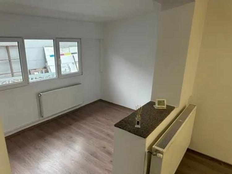 Garsoniera modificata,41mp , etj 1 din 4,renovata in Baciu - 1