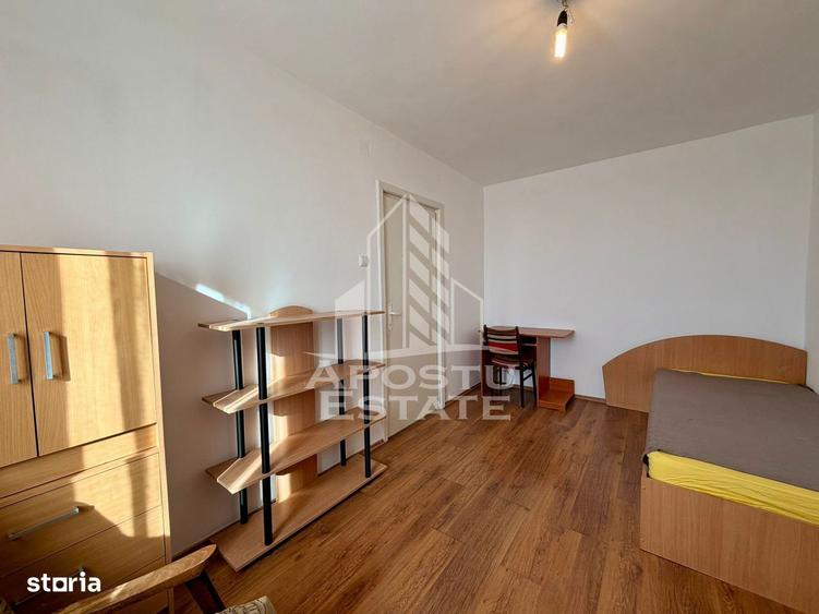 Apartament cu 3 camere, mobilat în Complex Studențesc