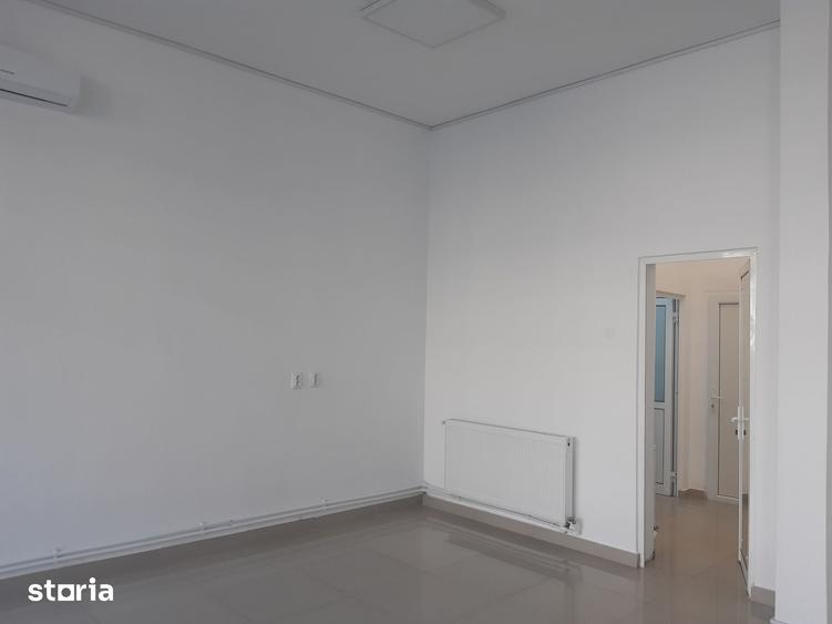 Spațiu comercial, de 55 mp, în Podu Roș