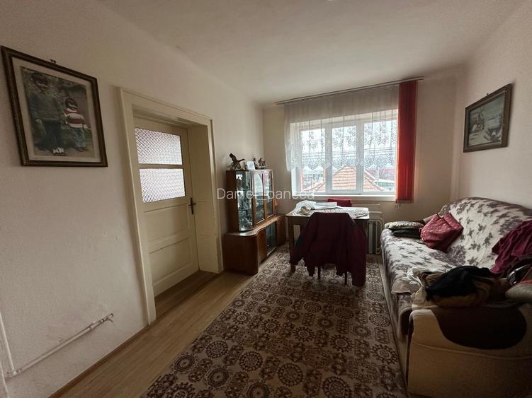 Casa singur in curte - 3 camere - zona Stefan Cel Mare