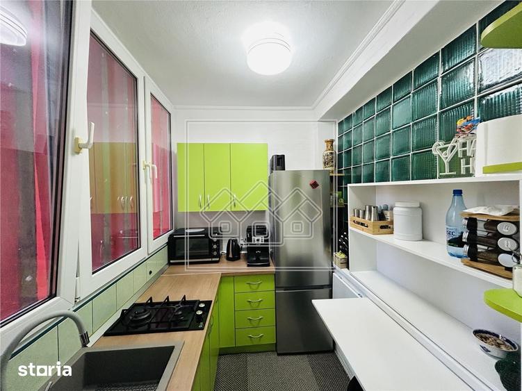 Apartament cu 2 camere decomandat în Central