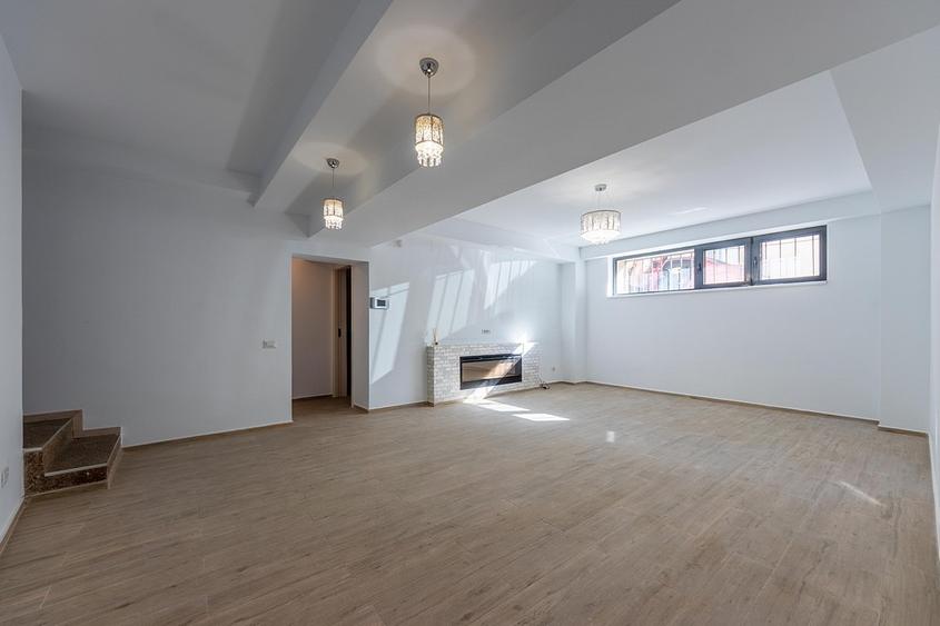 Banu Manta, parter inalt 5 camere, 156 mp nou - 2