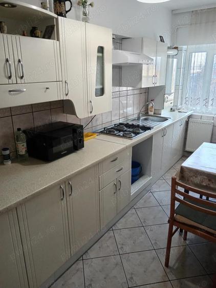 Inchiriez apartament 3 camere Suceava Zamca - 5
