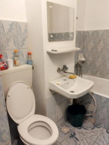 Ofer spre inchiriere garsoniera in capat la 1, Boto?ani ,27 mp,etaj 1 - 5