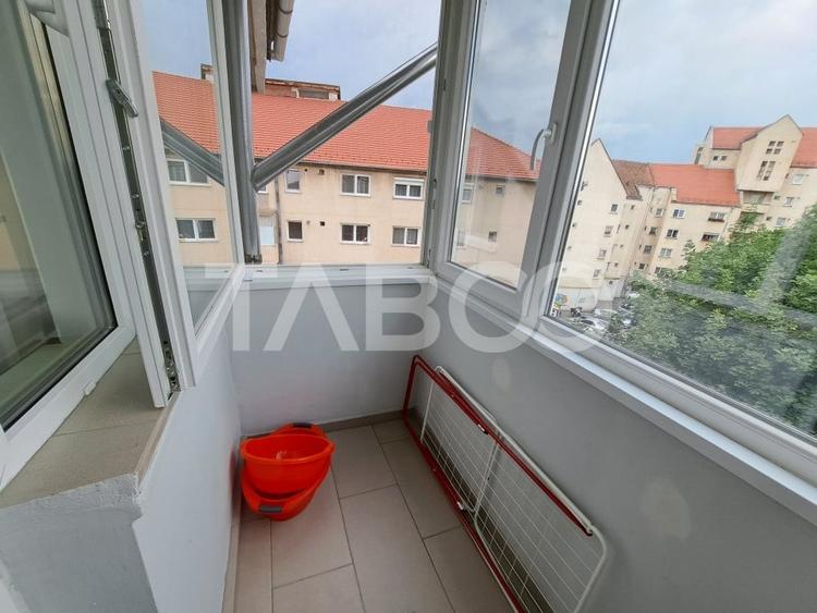 Apartament cu 2 camere decomandat, mobilat în Central