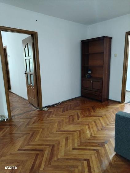 cv 76 G.Cosbuc, apartament 2 camere , etaj II - 6