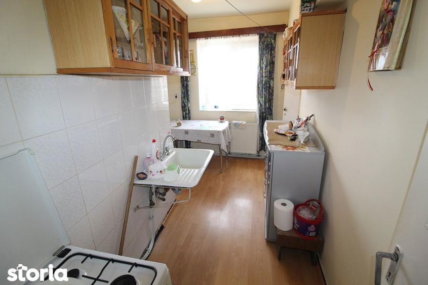 Vand apartament cu 3 camere in Calan, Central-Str.Traian, etaj 2... - 13