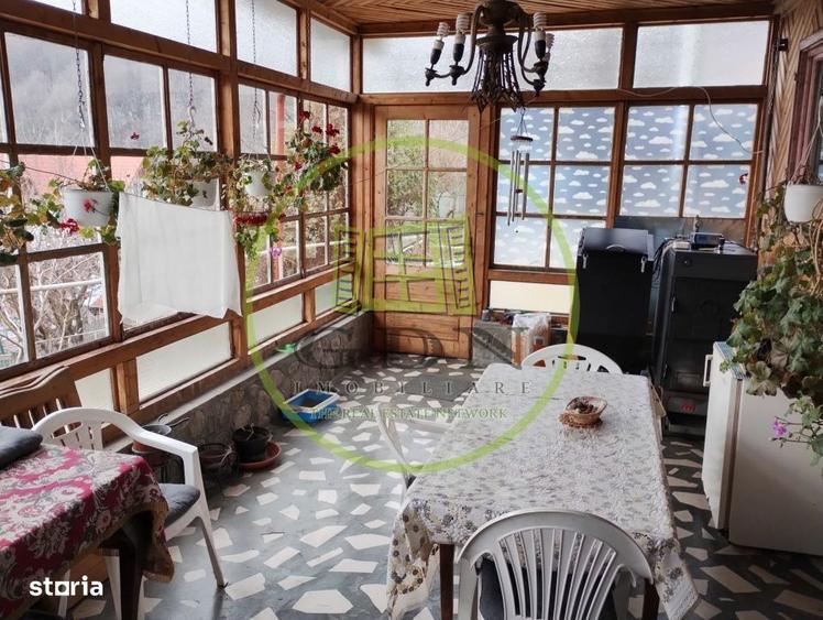 Proprietate completa in Cerasu, Prahova spatiu, confort si potent - 9