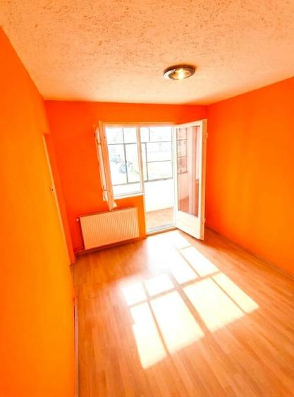 De vanzare apartament 2 camere - zona Apaserv Carei - Etajul 2 - 8