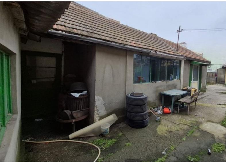 Teren 350 mp cu casă bătrânească – zona Km 5! - 2