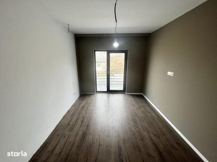Casă cu 4 camere cu Teren 440 Mp în Tomești