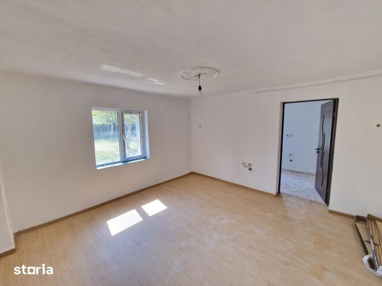 Casă cu 3 camere cu Teren 933 Mp în Sălard