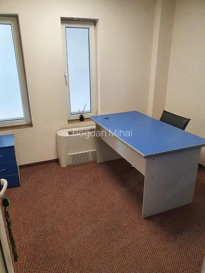 Particular inchiriaz spatiu birou 11 mp pe str. Aurel Vlaicu, mobilat si utilat. Acces facil.