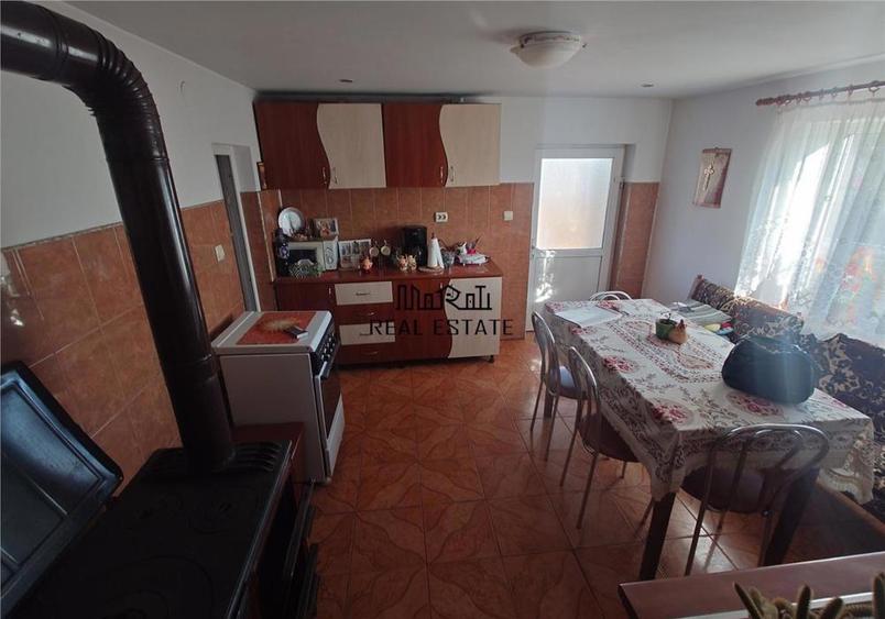 Se vinde Casa si teren cu priveliste, zona rurala - 12