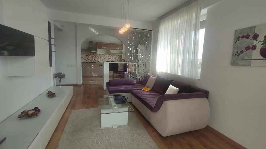 Aparatorii Patriei, Piata Berceni - 13