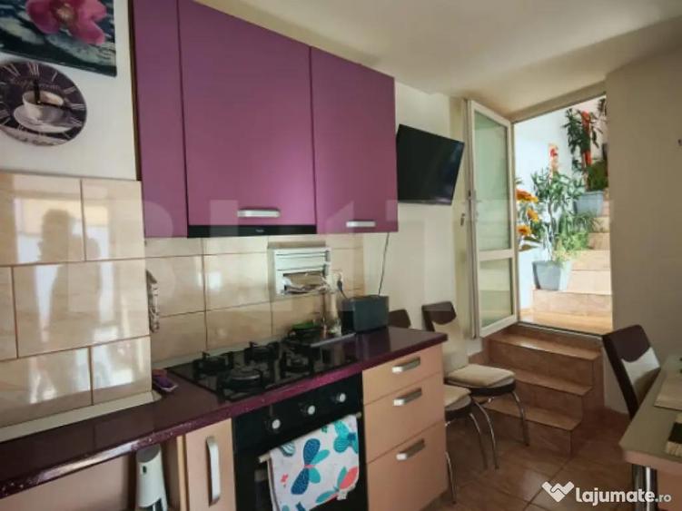 Casa cu 3 camere, 100 mp, zona centrala - 1