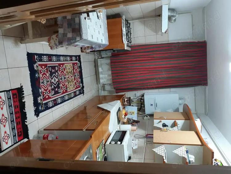Vand ap.4 in Adjud ,BN. cam.2 bai 2 balcoane 2 ,3 3 cu acoperi? ,pod inchis ?i boxa subsol.. - 3
