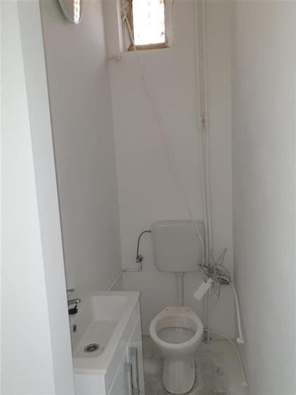 Spatiu comercial la vanzare in Rogerius zona Lacul Rosu - 11