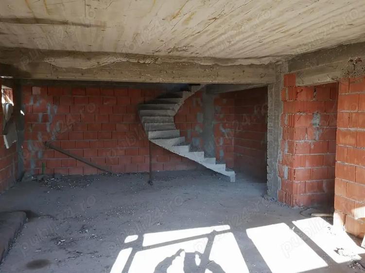 Branesti, Islaz, pret pentru toata proprietatea, doua vile tip duplex alaturate, P+1 - 7