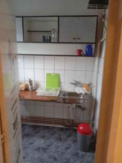 Inchiriez garsonira - 4