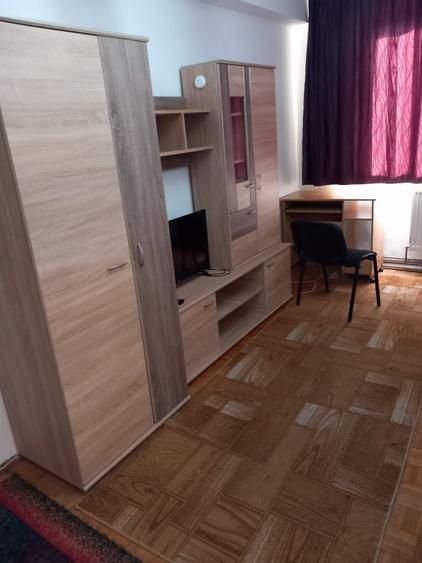 Apartament cu 2 camere semidecomandat în Horea