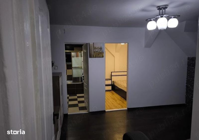 Apartament cu 3 camere semidecomandat în Vasile Aaron