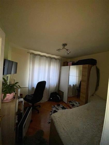 Apartament cu 3 camere decomandat, mobilat în Complex Studențesc
