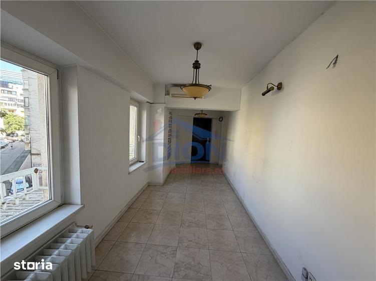 Apartament cu 4 camere în Unirii