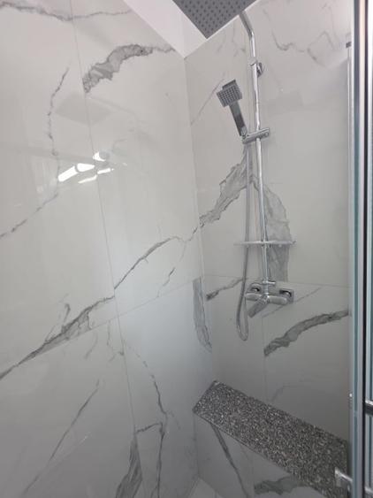 Garsonieră decomandată în Far