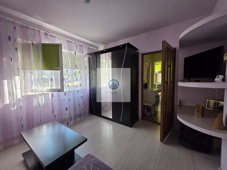 Apartament cu 3 camere decomandat, mobilat în Minerul