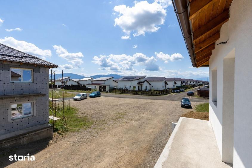 Casă cu 4 camere cu Teren 110 Mp în Sânpetru