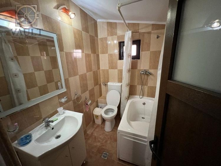 Casă individuală cu 7 camere cu Canalizare în Cozieni