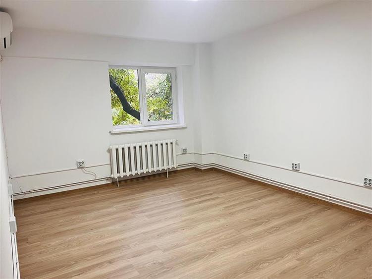 Spațiu comercial, de 100.7799987793 mp, în Central