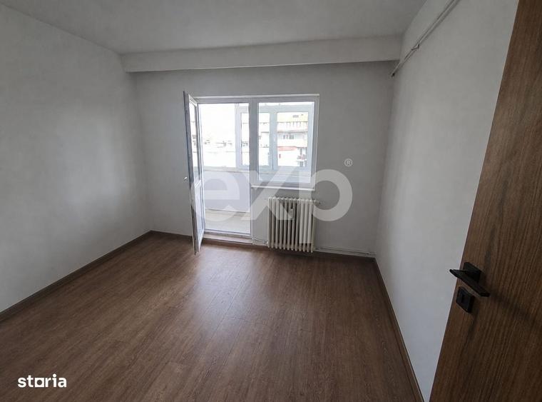 Apartament cu 3 camere decomandat în Eremia