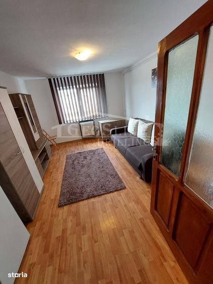 Garsonieră decomandată în Iris