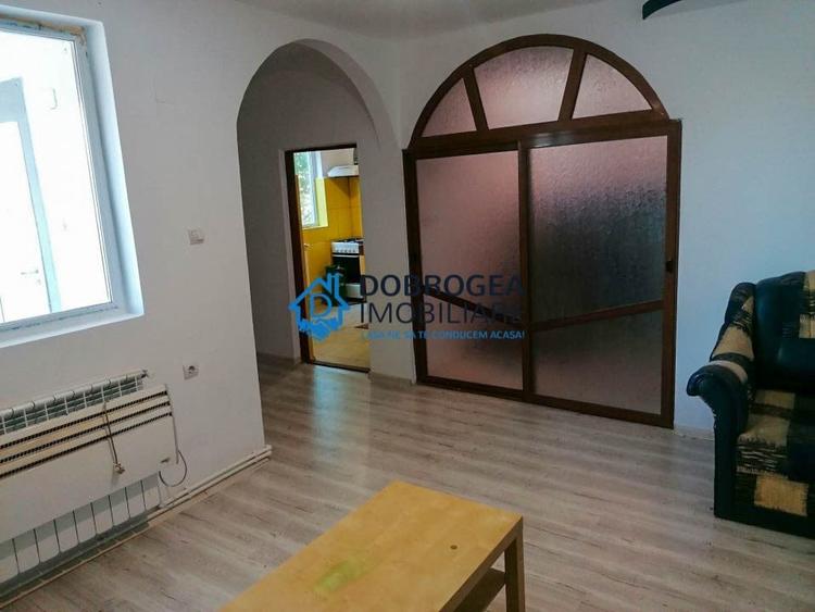 Casă individuală cu 4 camere cu Teren 120 Mp în Central