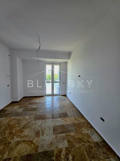 Apartament cu 4 camere decomandat în Faleza Nord