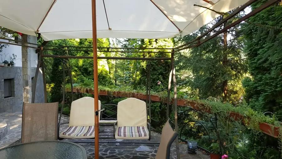 Casă cu 6 camere cu Teren 6200 Mp în Provița de Jos