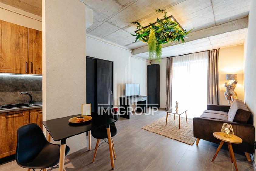 Apartament cu 2 camere semidecomandat, mobilat în Central