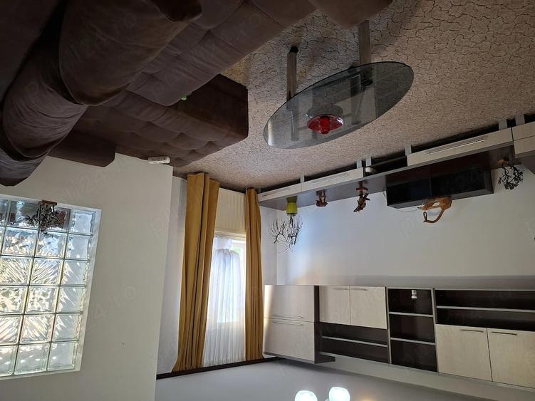Apartament cu 2 camere decomandat, mobilat în Central