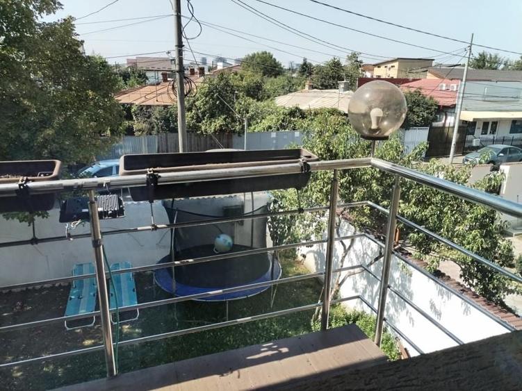 Casă individuală cu 5 camere decomandat cu Piscina în Andronache
