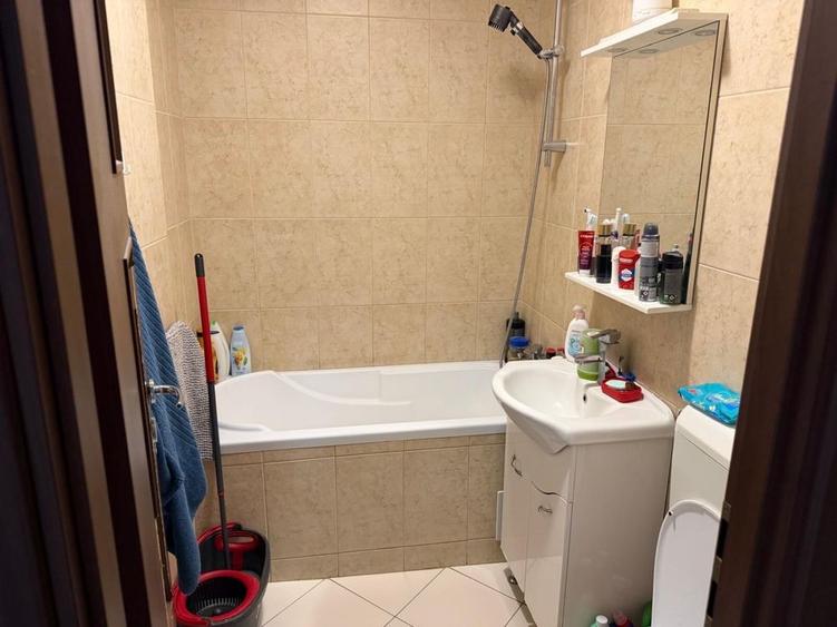 Apartament cu 2 camere decomandat în Colentina